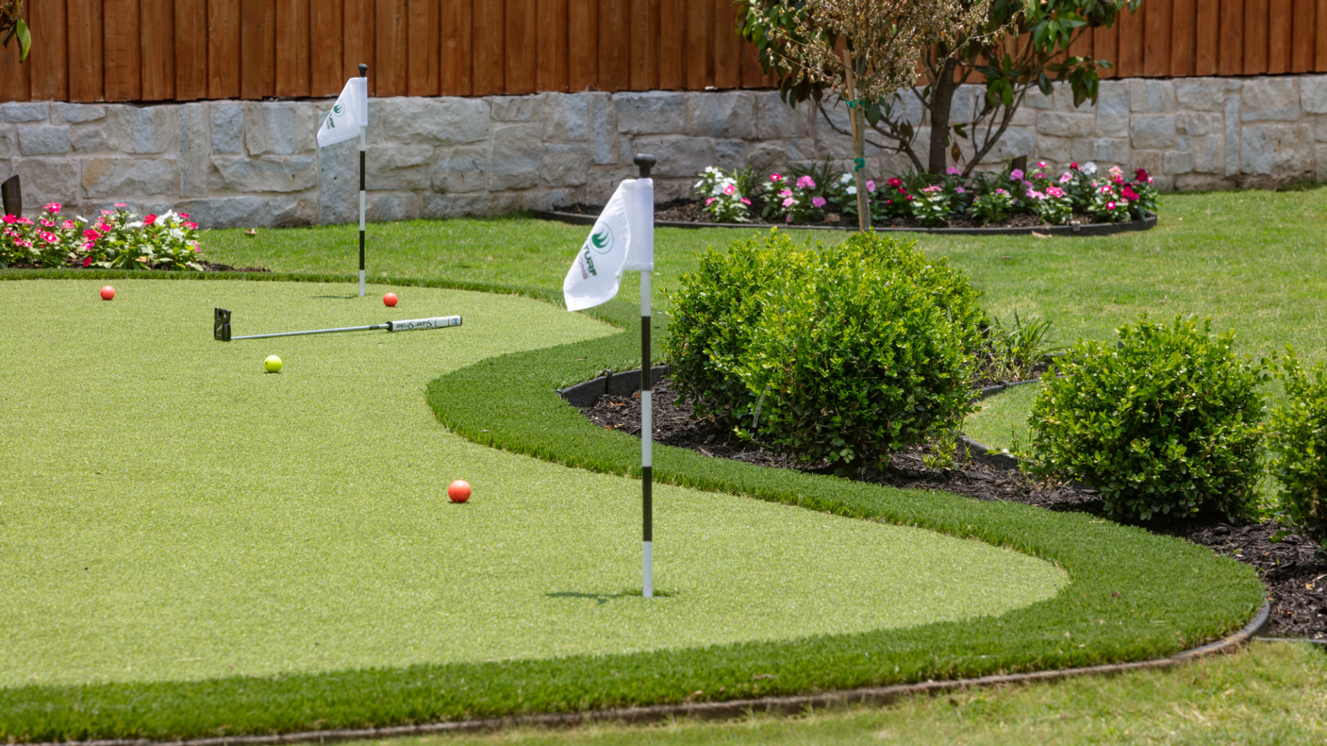 synthetic turf for golf in backyard