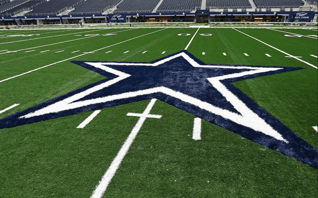 does AT&T Stadium have turf or grass