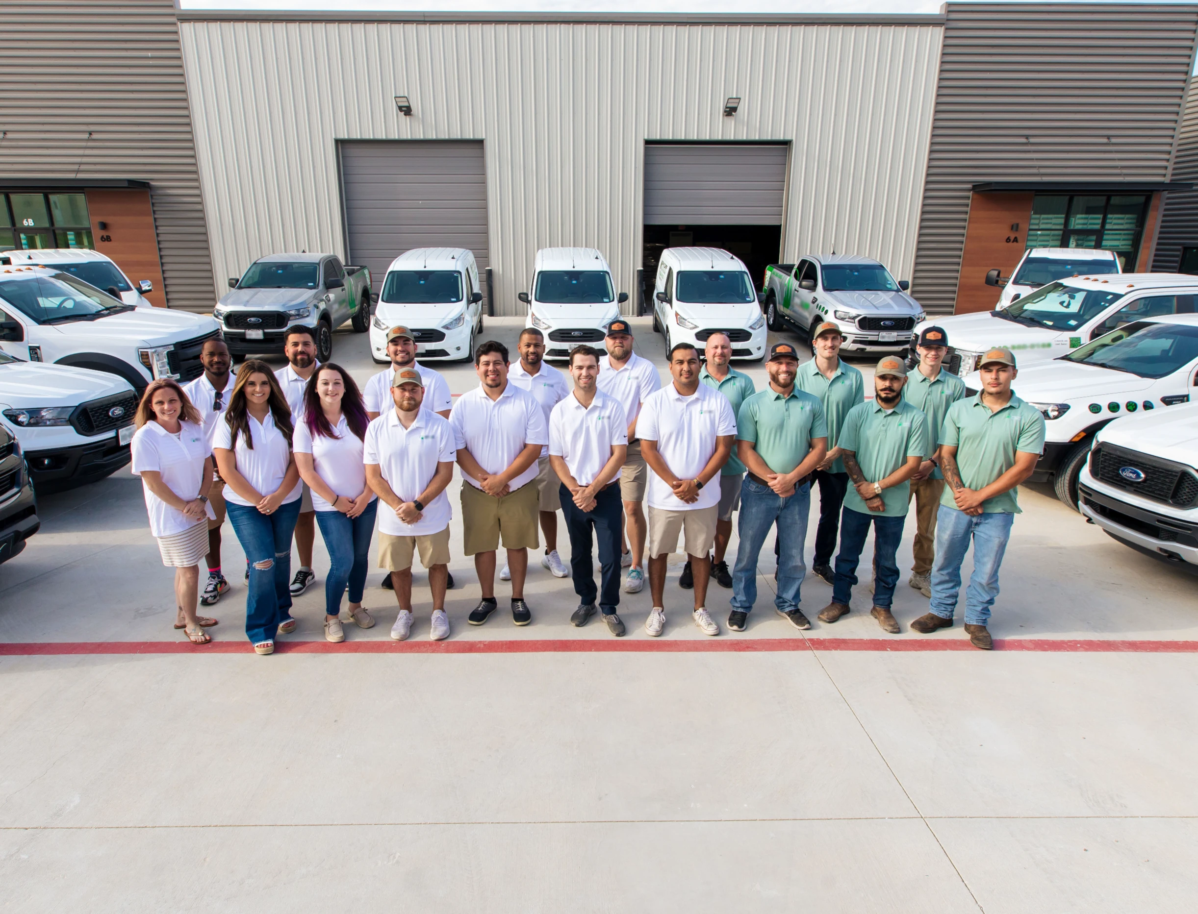 DFW Turf Team Photo with all the employees